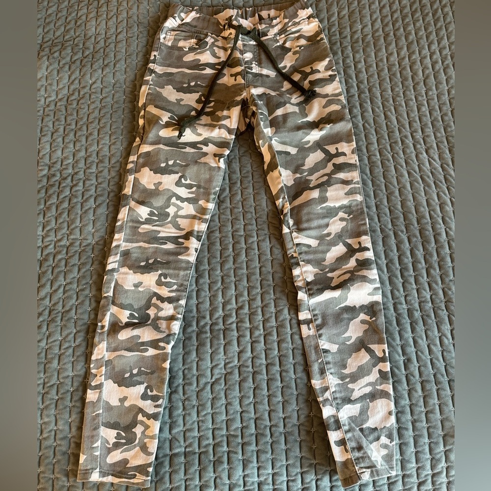 Camouflage Skinny Pants